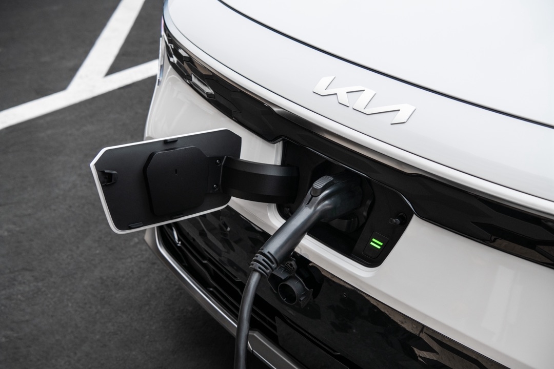 Chargement de la batterie du Kia Niro EV 2024.